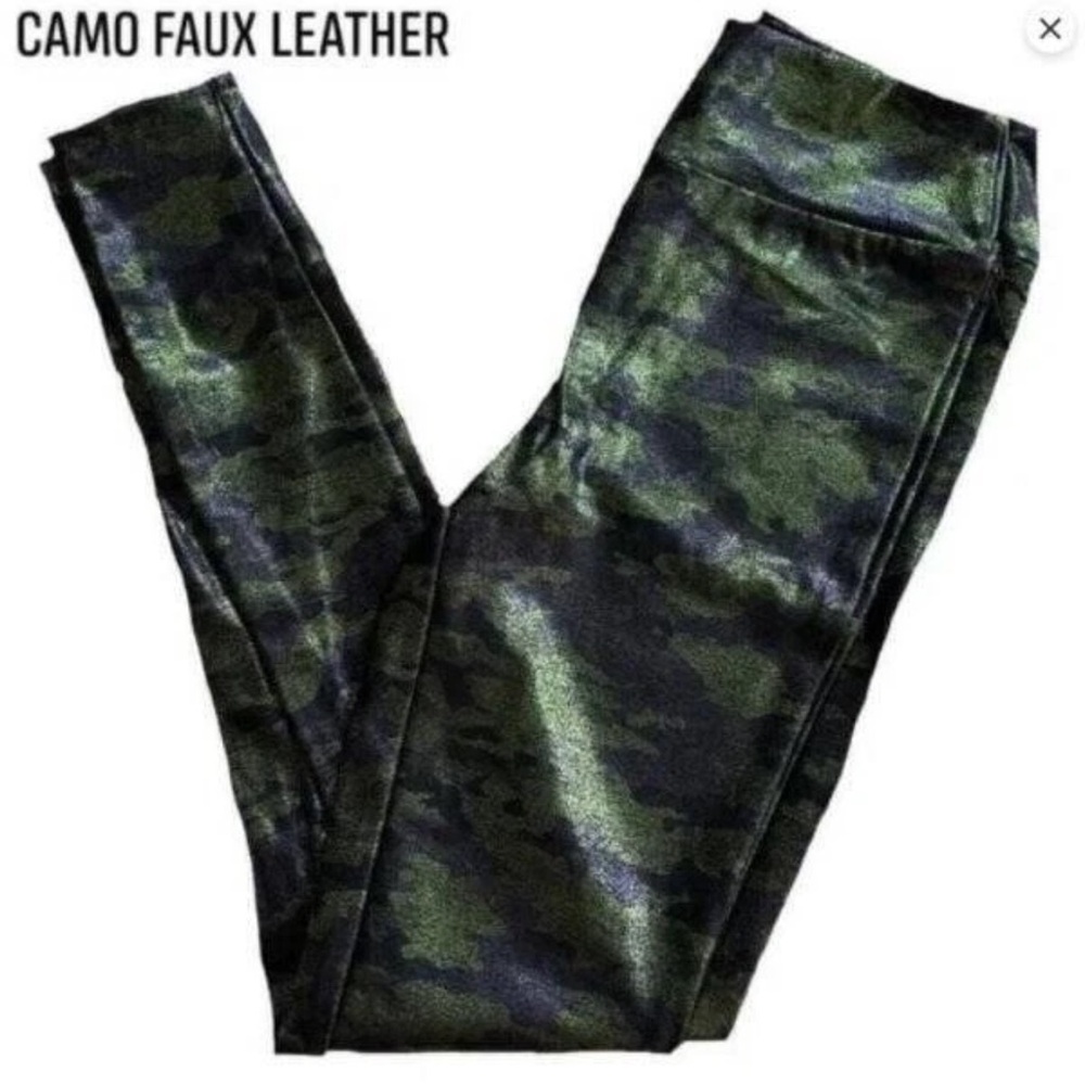 Lularoe Luxe leggings camo green metallic pats pull on size large camouflage